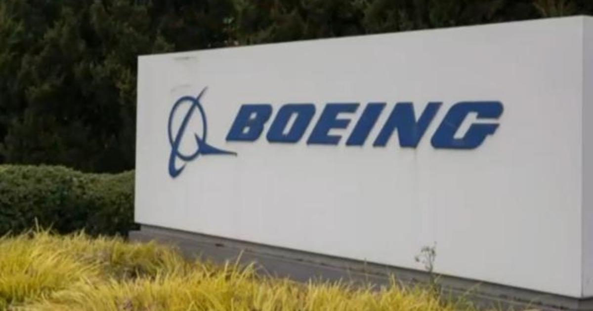 Главният изпълнителен директор на Boeing Дейв Калхун се оттегля