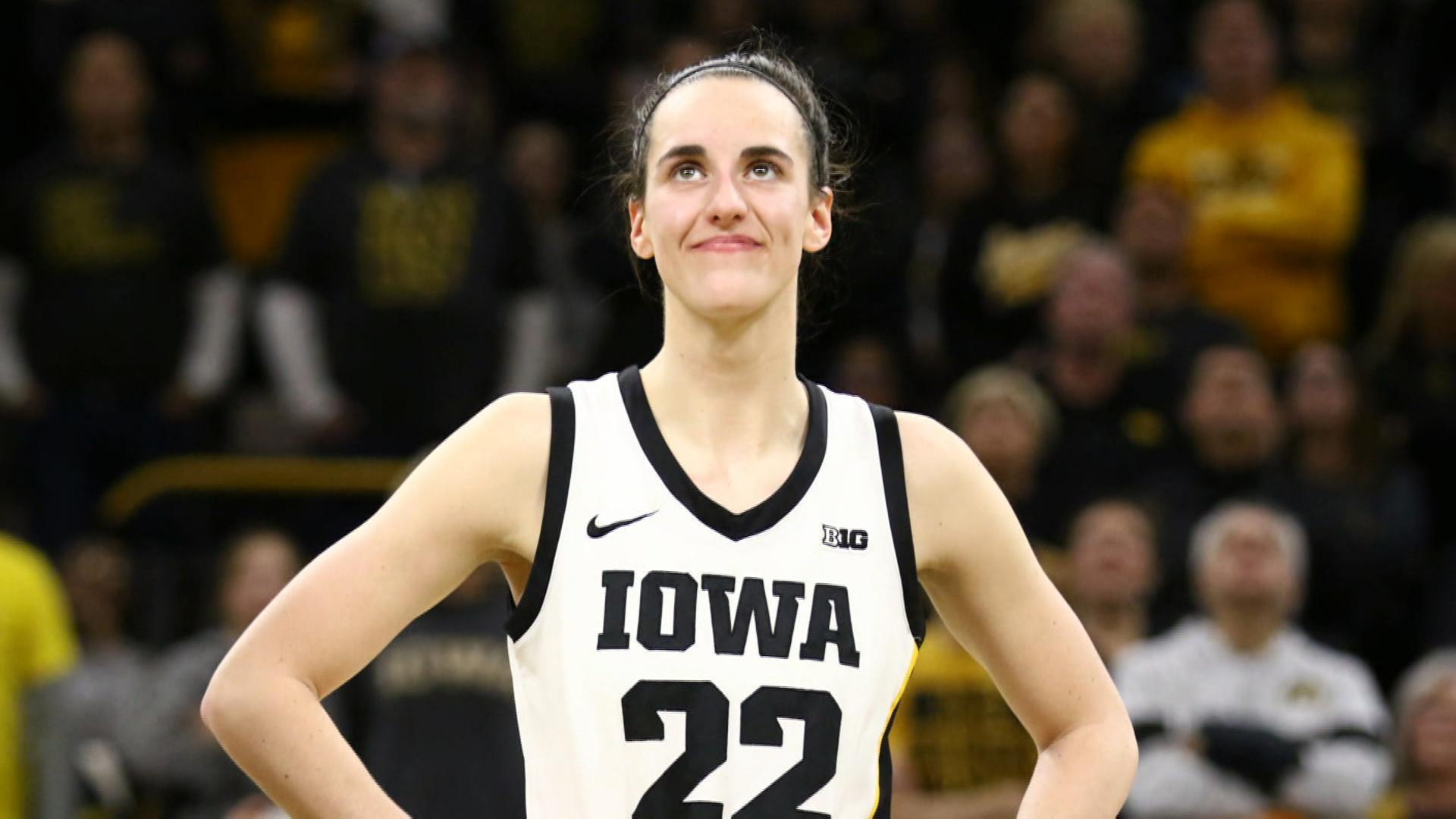 Iowa star Caitlin Clark to enter WNBA draft