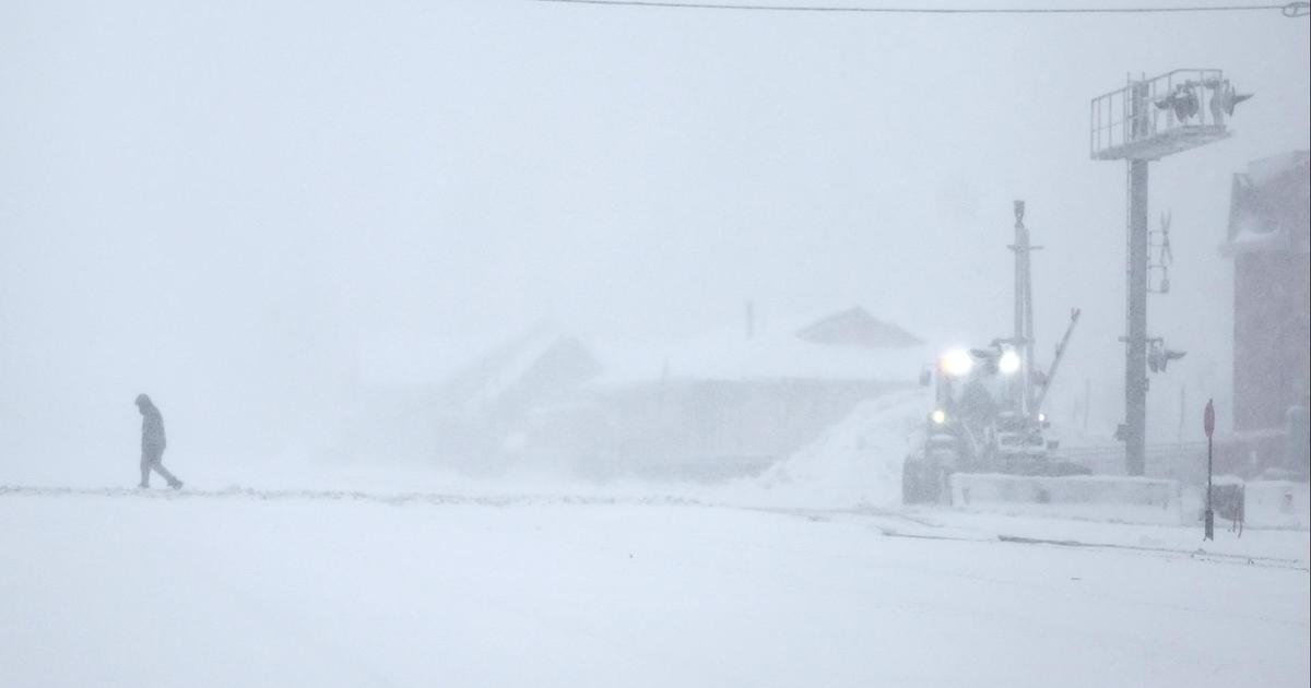 Ongoing blizzard pounds California's Sierra Nevada with heavy snow, dangerous winds