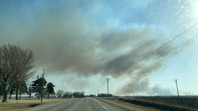 inx-waseca-grass-fire-smoke-traffic-camera-030324.jpg 