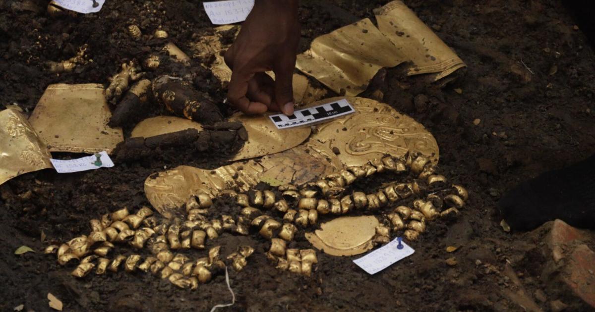 Изследователите са открили древна господарска гробница пълна със златно съкровище