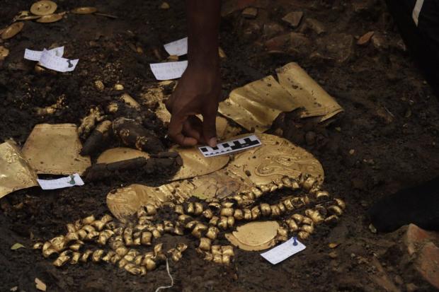 Archaeologists in Panama find ancient tomb filled with gold treasure — and sacrificial victims