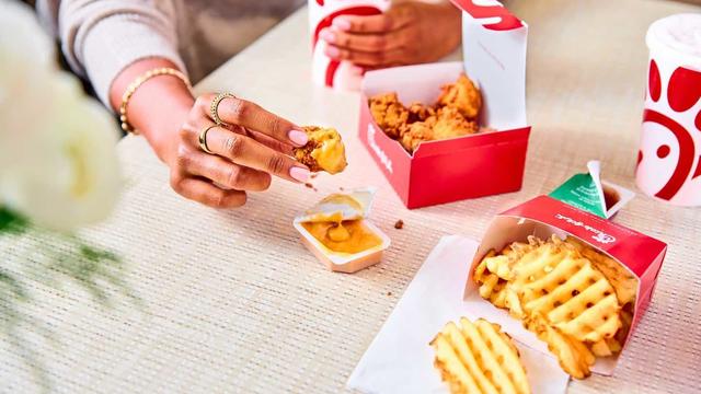 cfa-ca-lifestyle-2022-chick-fil-a-nuggets-meal-1-11zon.jpg 