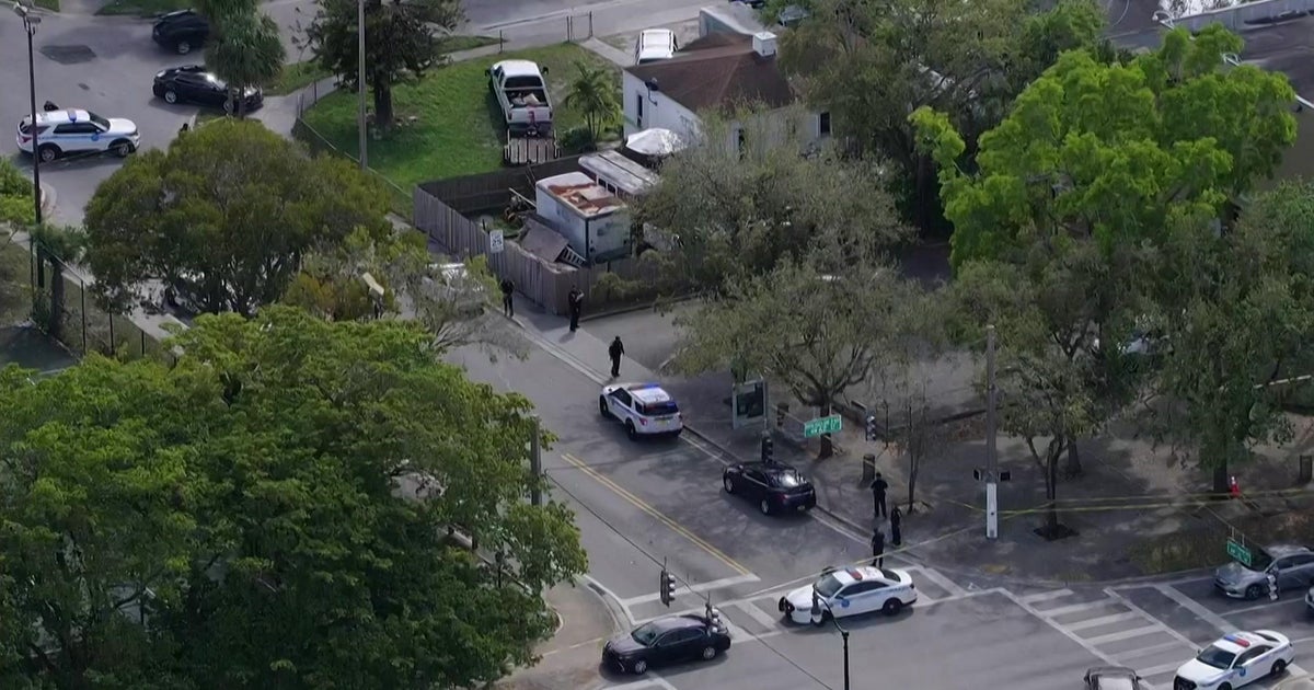 Double shooting under investigation in Miami