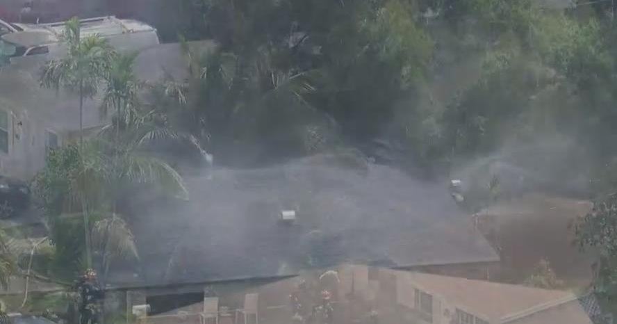 Fireplace engulfs residence in Hollywood Fireplace engulfs residence in Hollywood