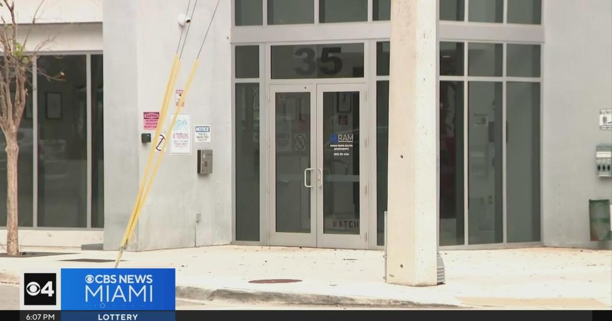 Little Havana apartment building residents say structure unsafe - CBS Miami