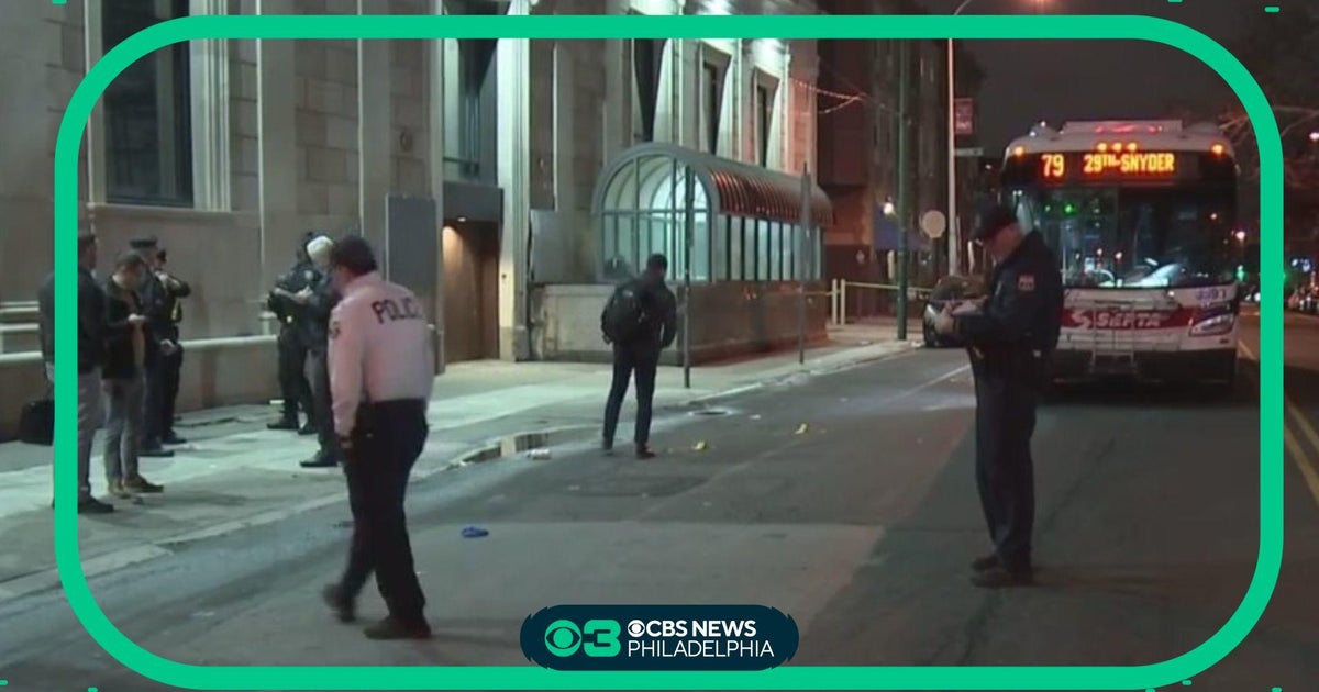 Shooting on SEPTA bus in South Philly leaves man dead, police say - CBS ...