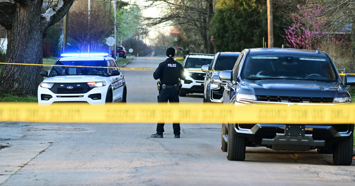 Стрелец сред 3-ма убити при стрелба на парти в Арканзас, съобщи полицията