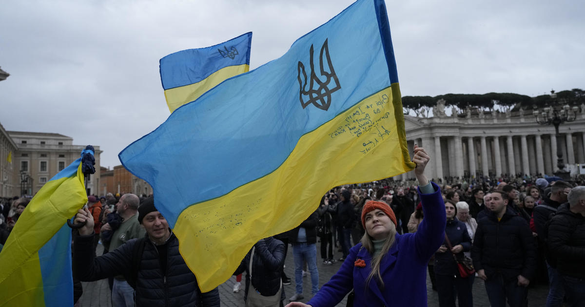 Папа Франциск казва, че Украйна трябва да има „смелостта на бялото знаме“ срещу Русия
