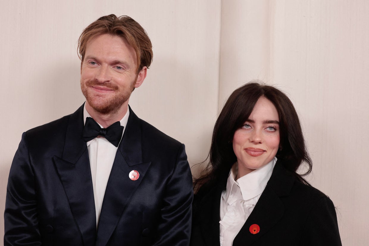 Israel-Hamas conflict reaches Oscars red carpet as Hollywood stars wear ...
