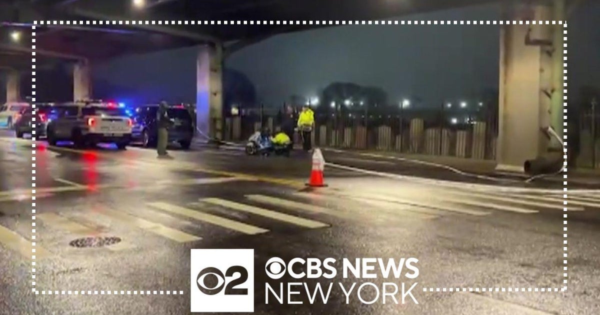 Man found unconscious after moped crash dies at hospital, NYPD says ...