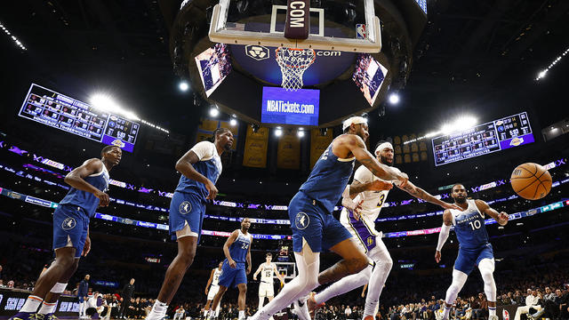 Minnesota Timberwolves v Los Angeles Lakers 