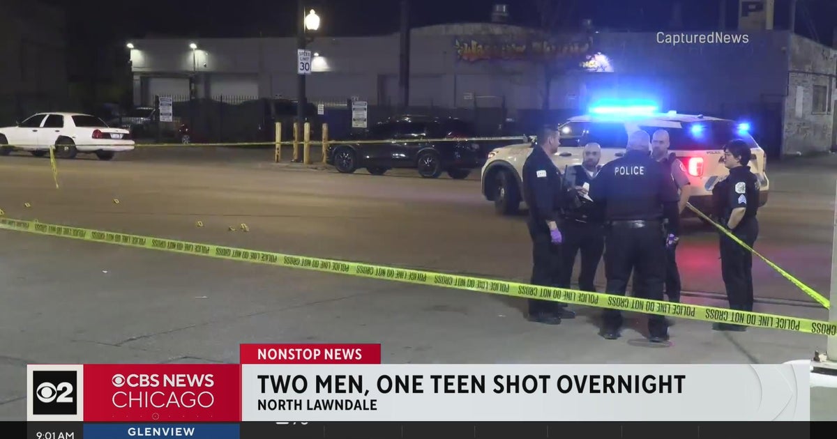3 people shot during attempted robbery on Chicago's West Side - CBS Chicago