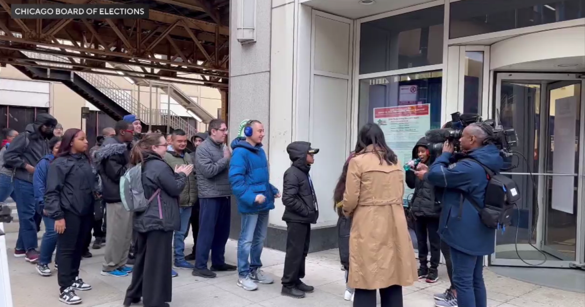 Chicago high school students of voting age cast ballots in 'Parade to ...