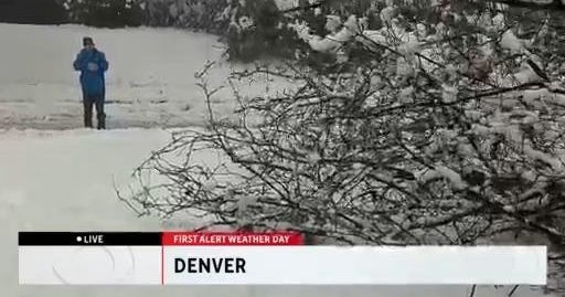 Snow picking up in east Denver, roads still remain drivable - CBS Colorado