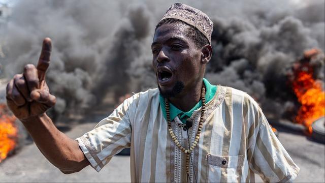cbsn-fusion-un-evacuating-some-staff-from-haiti-as-political-unrest-continues-thumbnail-2759409-640x360.jpg 