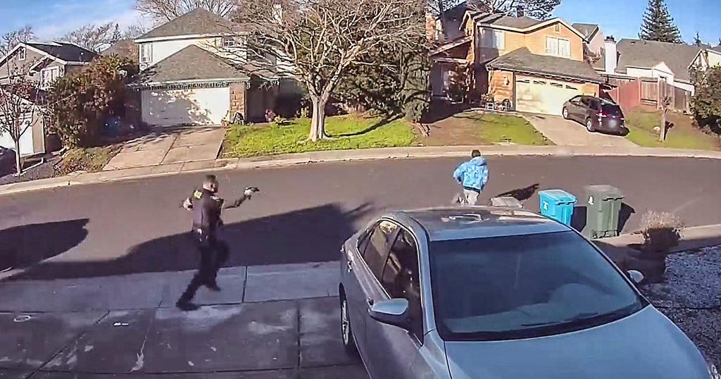 Caught on video: police shooting in Vallejo - CBS San Francisco