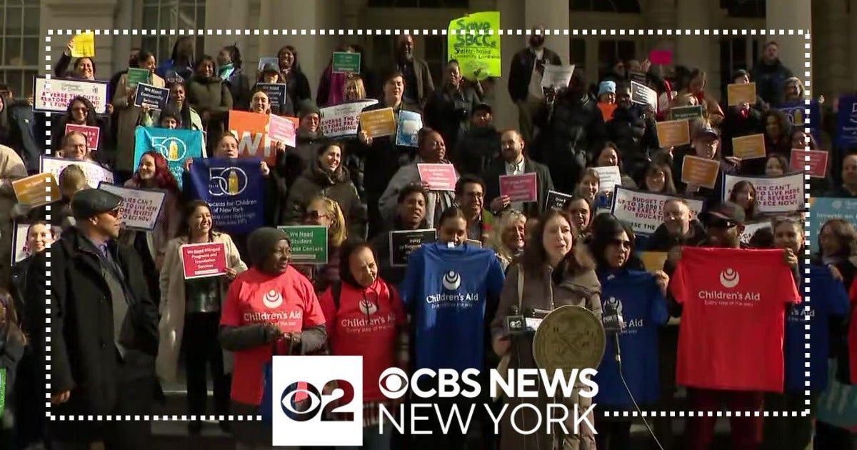 NYC parents push back against pre-K and 3-K budget cuts - CBS New York