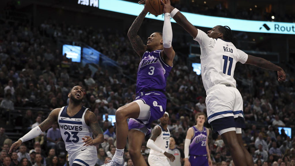 Edwards scores 32 points, leads banged-up Timberwolves to 114-104 win at Utah
