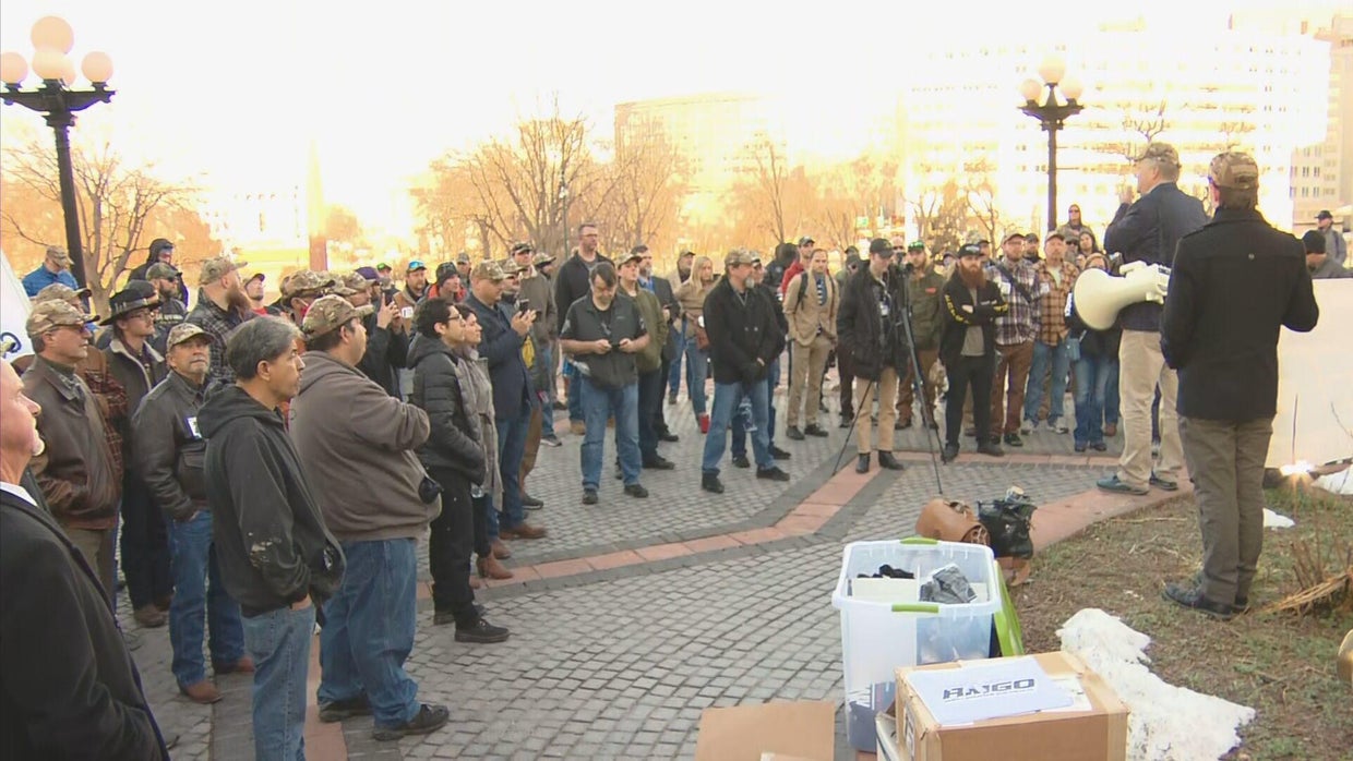 gun-rally-frame-15456.jpg 