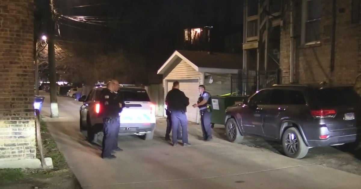 Man chased, shot twice in back of head in North Lawndale - CBS Chicago