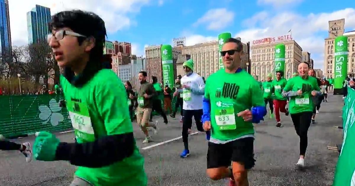 Shuffling into spring with Chicago's Shamrock Shuffle CBS Chicago