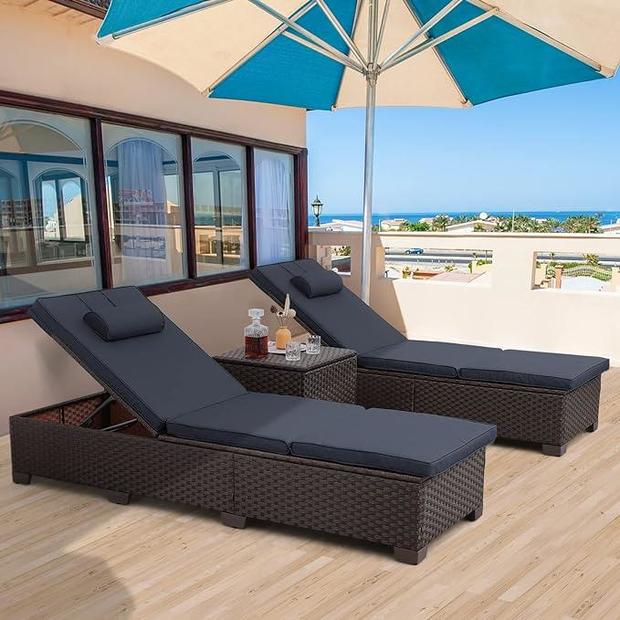 Outdoor Wicker Chaise Lounge Set 