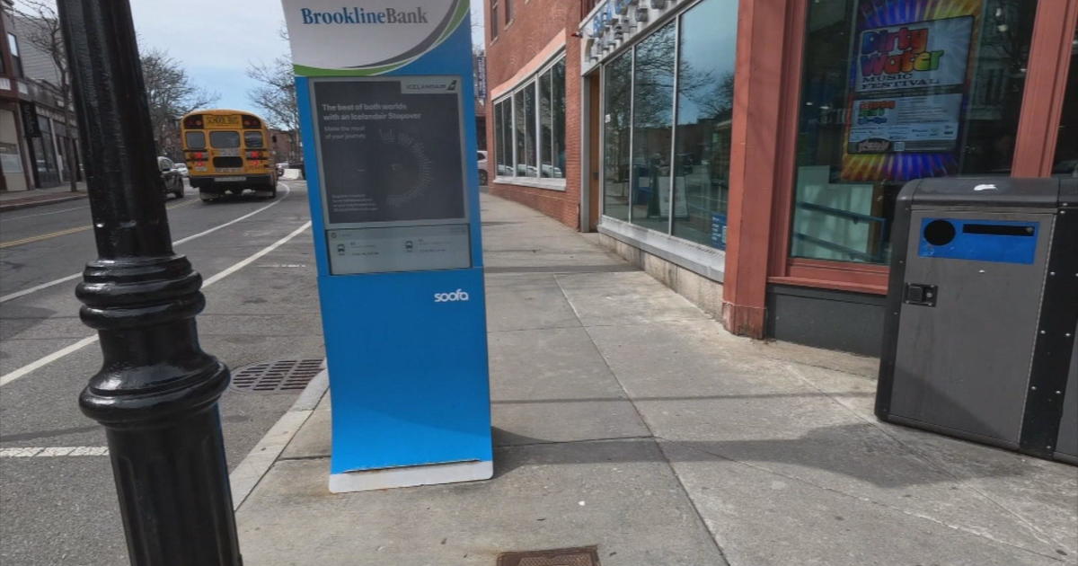 Brookline's new kiosk tracks cell phone data