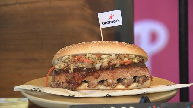 bulls-bbq-rib-sandwich-aramark-citizens-bank-park-food-philadelphia.jpg