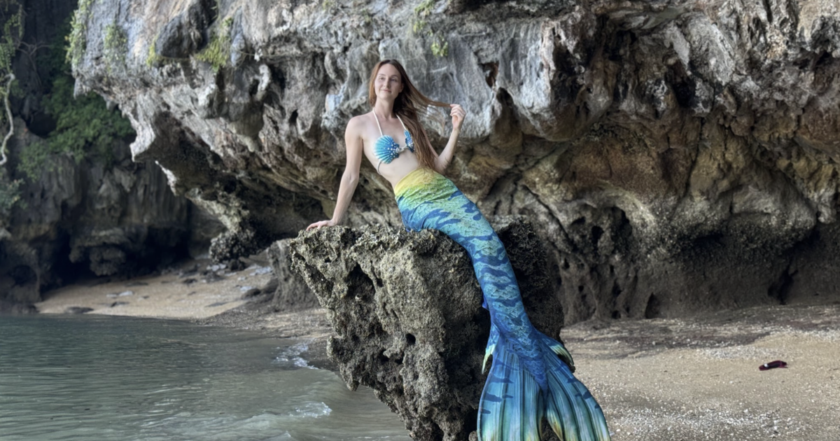 She bought a $100 tail and turned her wonder into a “magical” mermaid career