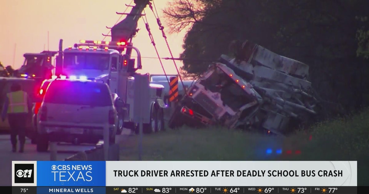 Truck driver arrested after deadly Central Texas bus crash - CBS Texas
