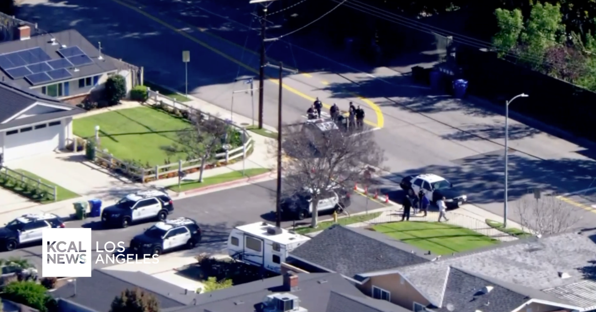Police searching for man armed with knife who was vandalizing cars in ...