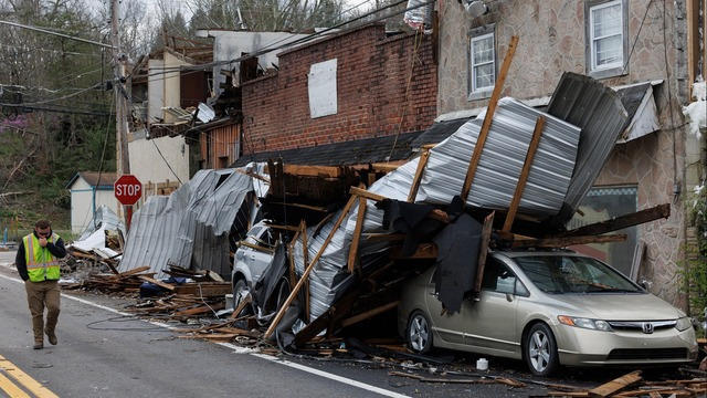 cbsn-fusion-surveying-damage-from-tornadoes-in-tennessee-thumbnail-2808749-640x360.jpg 