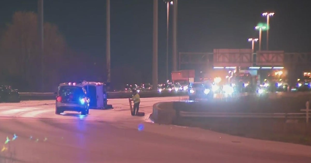 Southbound lanes shut down for fatal crash on I-55 near Cicero - CBS ...