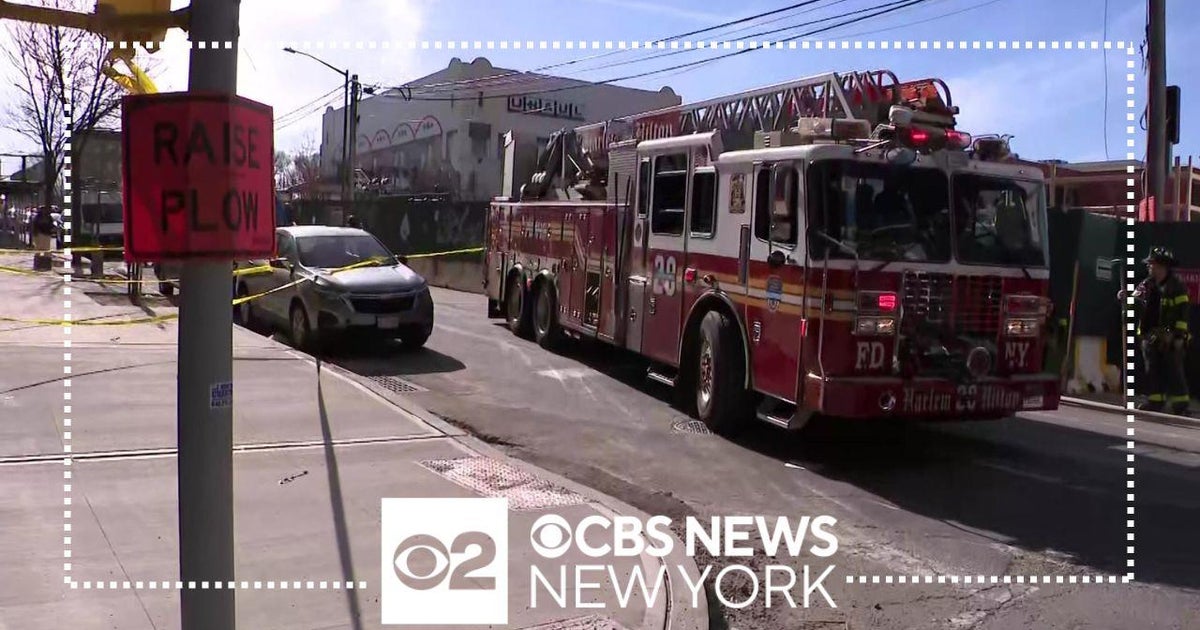 Buildings evacuated after gas main ruptures in New York City - CBS New York