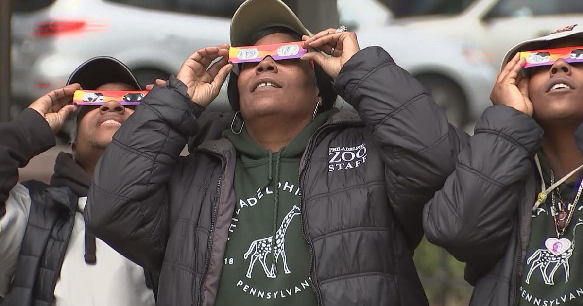 Citizen scientists at Philadelphia Zoo witness animals’ behavior during eclipse