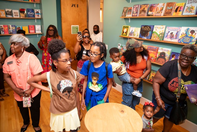 liberation-station-bookstore-grand-opening-002-credit-kafi-iman-robinson-pettiford.jpg 