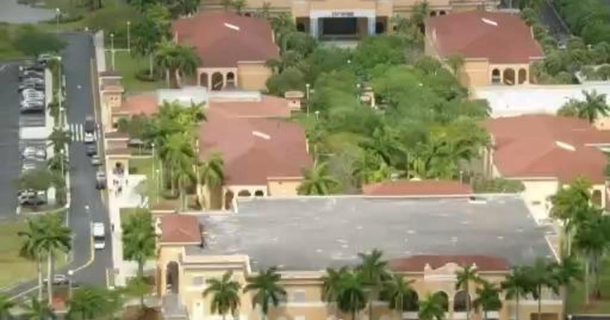 Student fight led to a lockdown at a Pembroke Pines school - CBS Miami