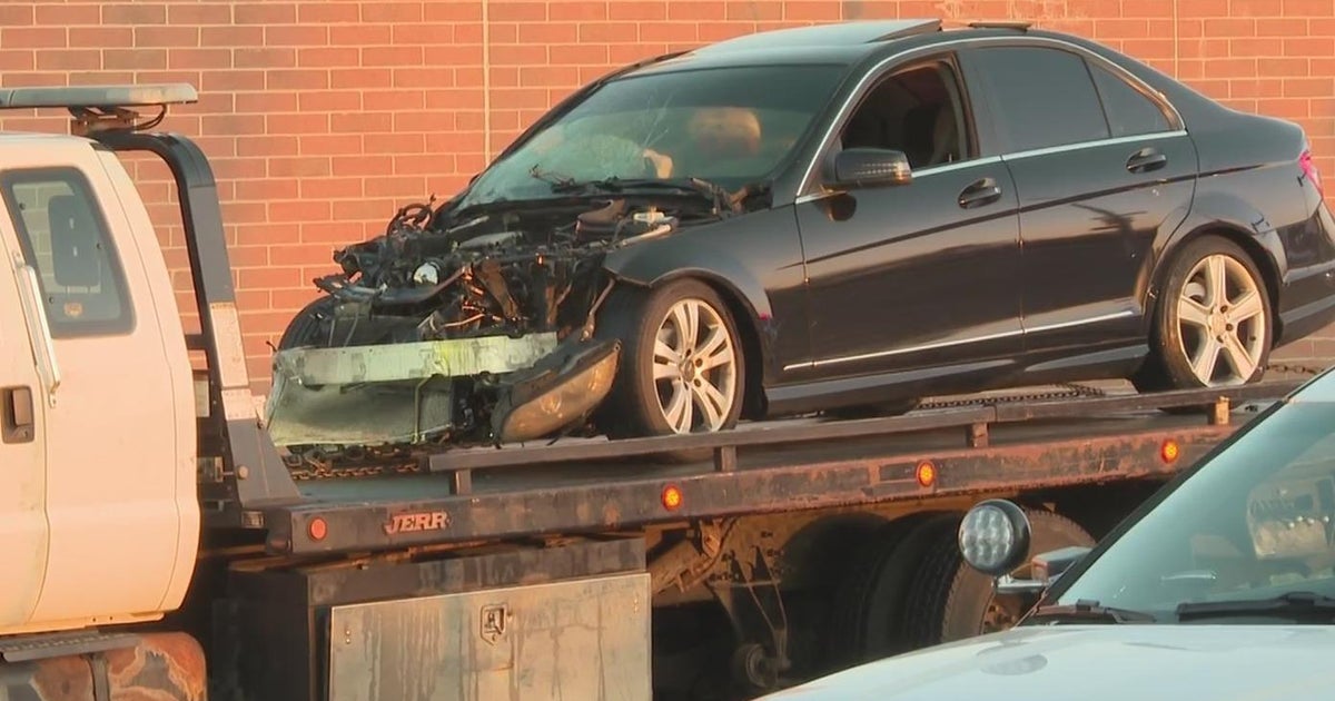 Denver police search for hit & run suspect driver - CBS Colorado