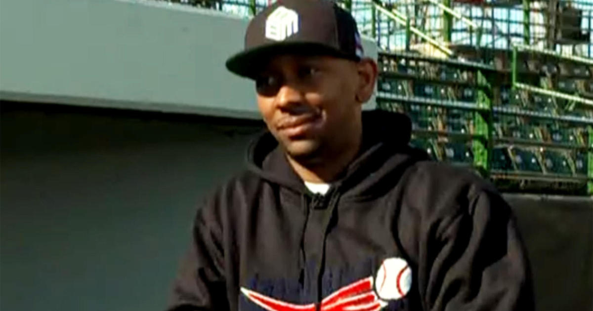 Chicago teacher helps Black kids break into baseball