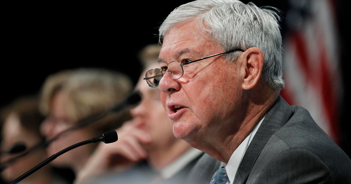 Past honors, community viewing set for Bob Graham Past honors, community viewing set for Bob Graham