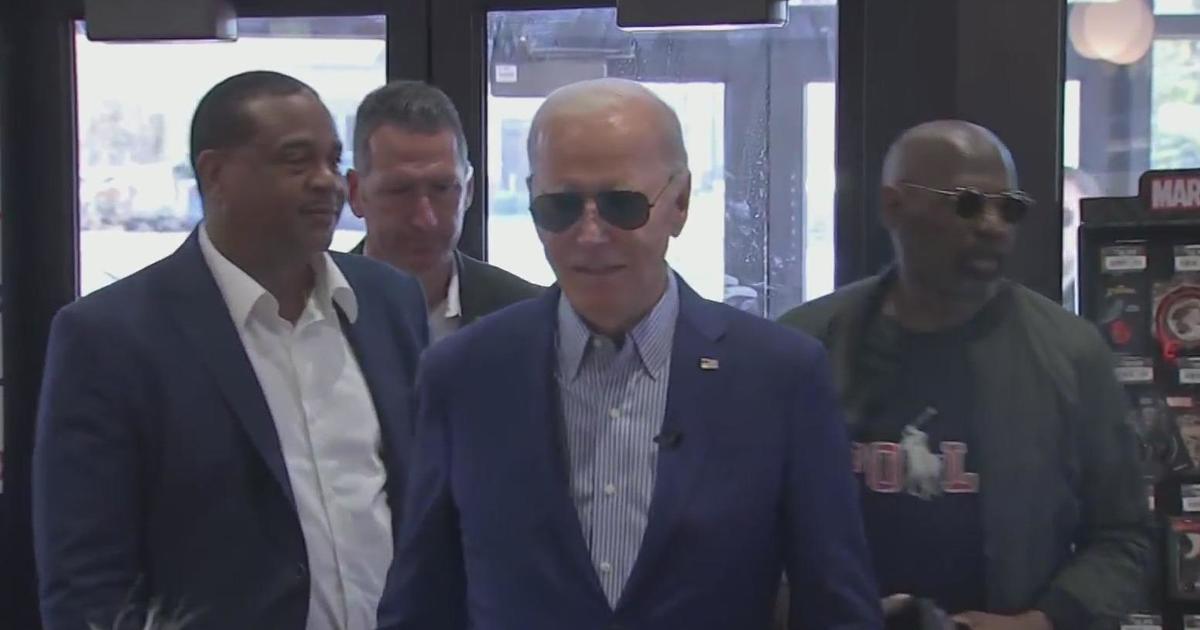 President Biden stops at Pittsburgh-area Sheetz to buy sandwiches for construction workers