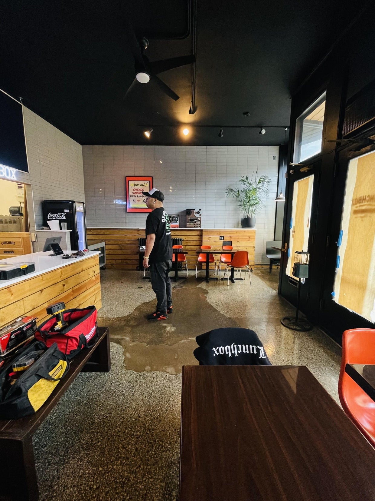 Fire destroys restaurant set to open on Chicago's North Side - CBS Chicago