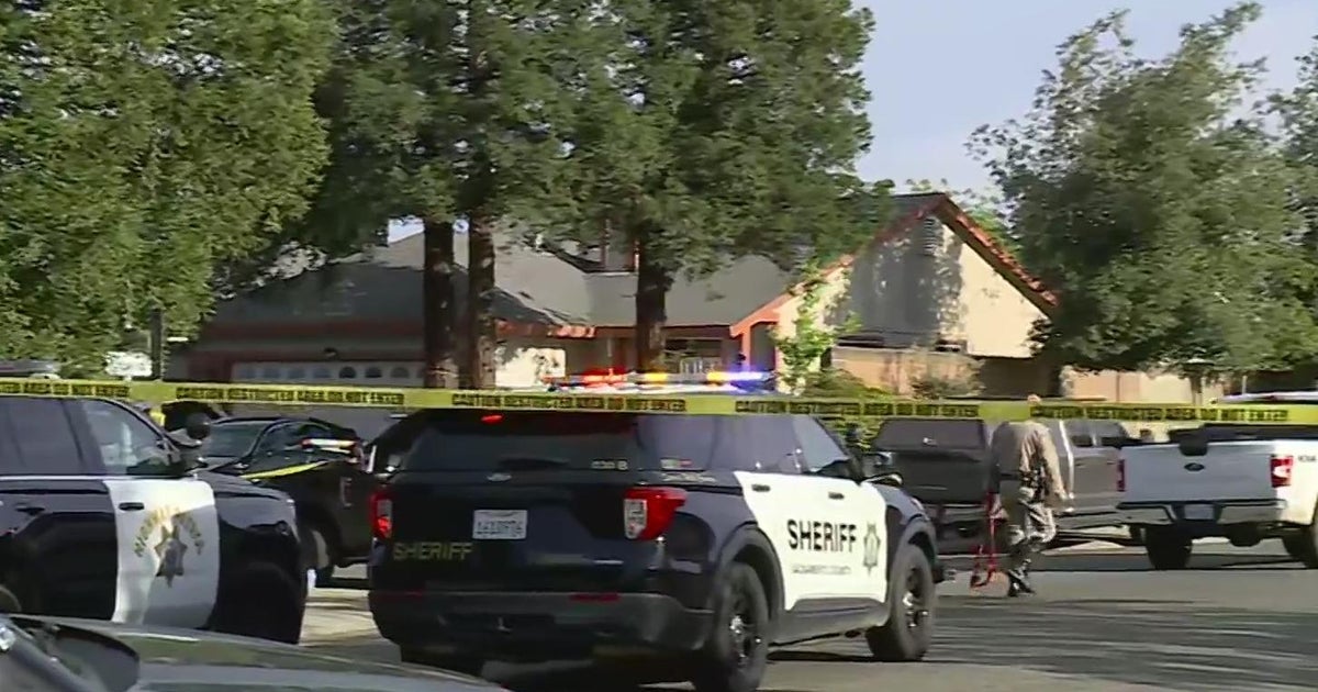 Deputies in standoff with shooting suspect in south Sacramento