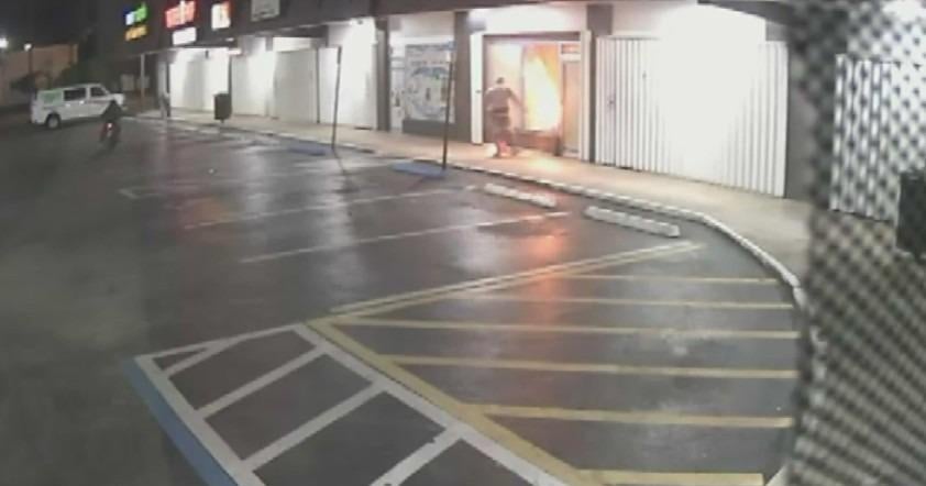 South Miami-Dade eyelash salon vandalized days ahead of it was set to open South Miami-Dade eyelash salon vandalized days ahead of it was set to open