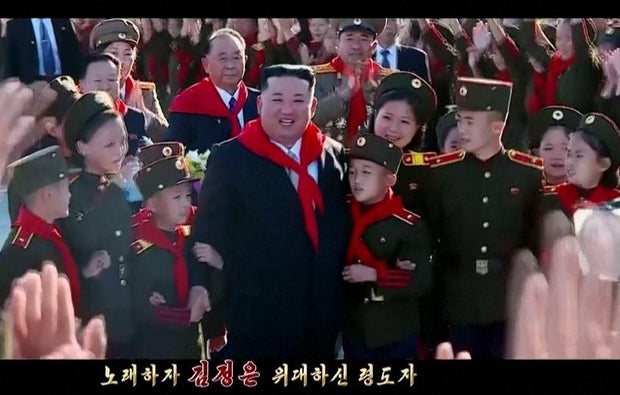 kim-jong-un-friendly-father-song2.jpg