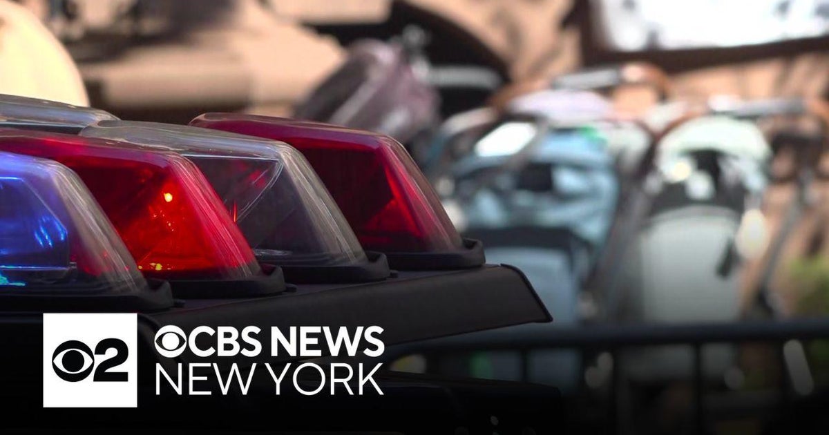 Mayor Adams restores 2 canceled NYPD Academy classes - CBS New York