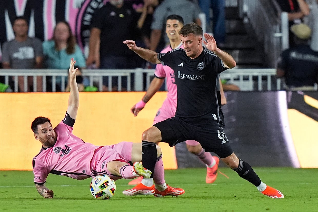 Messi scores twice, Inter Miami beats Nashville SC 3-1 - CBS Miami