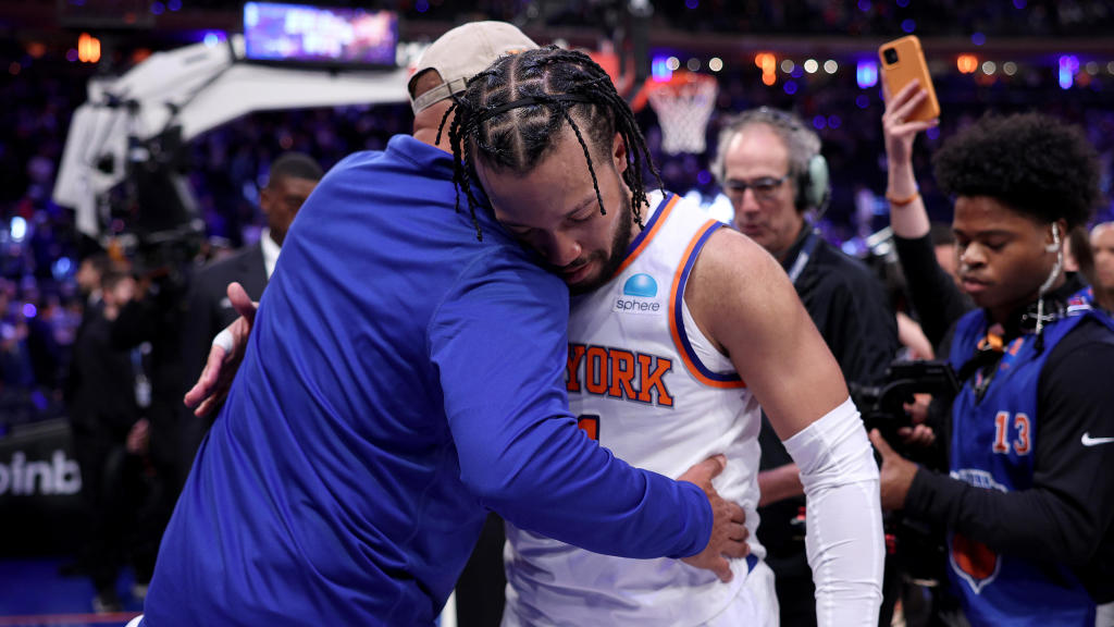 Knicks beat 76ers in Game 1 of playoffs; Brunson and Hart score 22
points, backups star