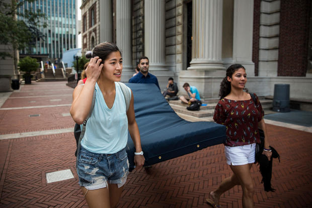 Columbia Student Carries Mattress Around Campus Until Her Alleged Rapist Is Expelled 